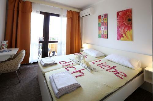 Hostal Guest House Zeba & Riviera