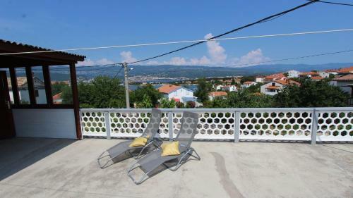 Apartment In Silo/insel Krk 13573