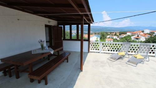 Apartment In Silo/insel Krk 13573