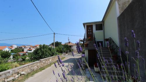 Apartment In Silo/insel Krk 13573