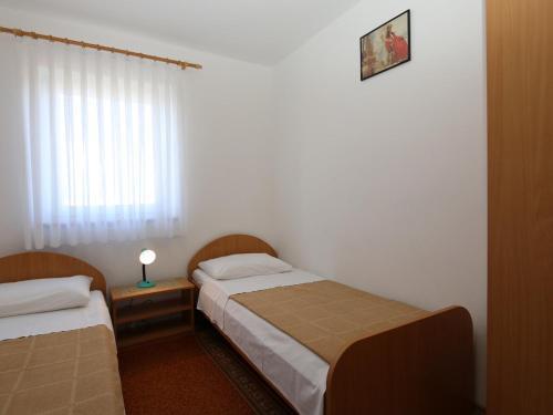 Apartment In Silo/insel Krk 13588