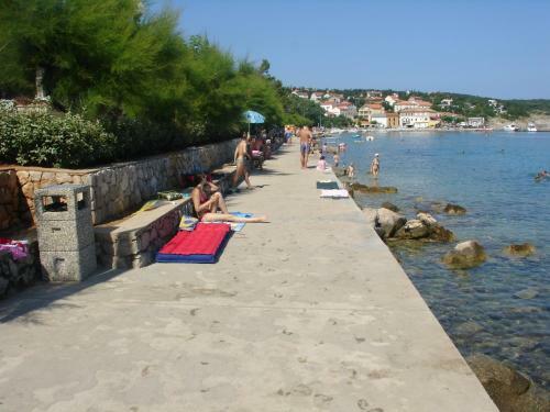 Apartment In Silo/insel Krk 13588