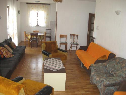 Apartment In Silo/insel Krk 13590
