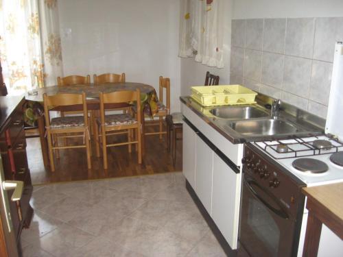 Apartment In Silo/insel Krk 13590