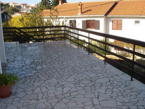 Apartment In Silo/insel Krk 13590