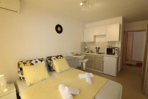 Apartments In Silo/insel Krk 13455