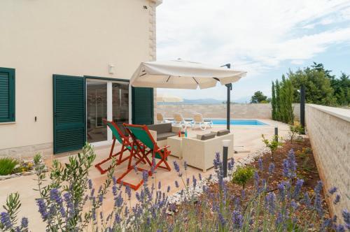 Skrip Villa Sleeps 6 Pool Air Con Wifi