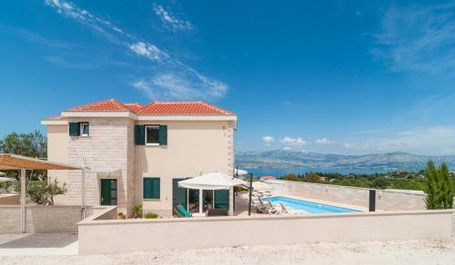 Skrip Villa Sleeps 6 Pool Air Con Wifi