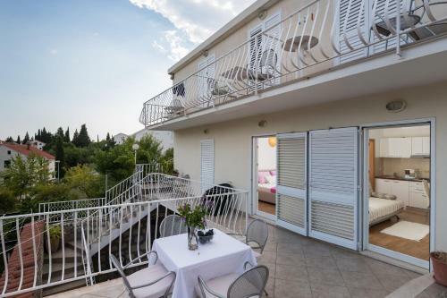 Apartments & Room Eva Slano