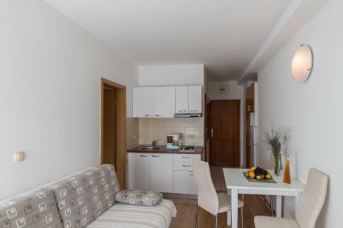 Apartments & Room Eva Slano