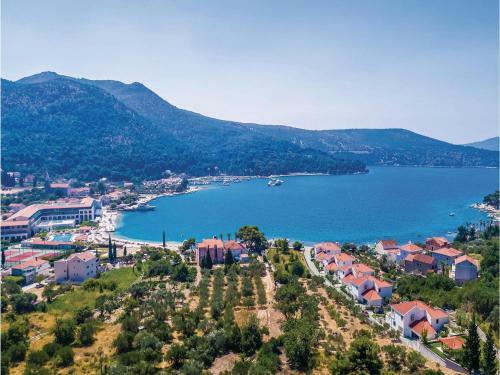 Five-bedroom Holiday Home In Slano