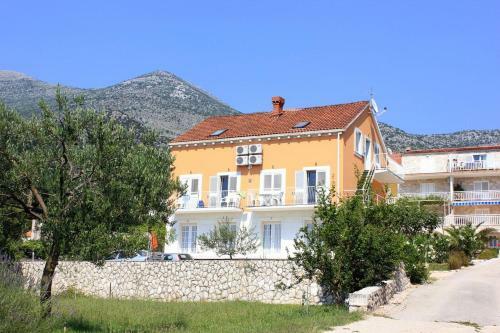 Apartment Slano 3184a