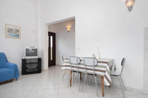 Apartment Slatine 6000b