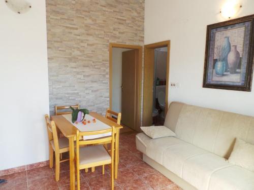 Apartments In Slatine/insel Ciovo 35465