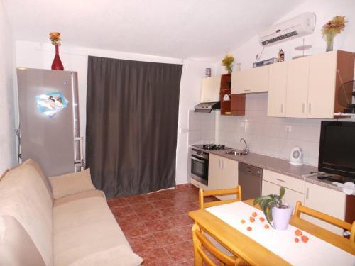 Apartments In Slatine/insel Ciovo 35465