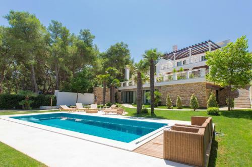 Slatine Villa Sleeps 9 Pool Air Con Wifi