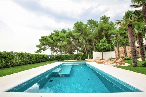 Slatine Villa Sleeps 9 Pool Air Con Wifi