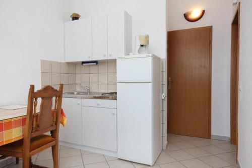Apartments With A Parking Space Slatine (ciovo) - 5998