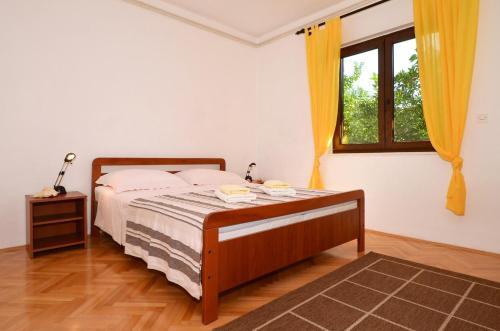 Apartment Slatine 12176b