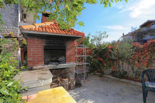 Apartment Slatine 2566b