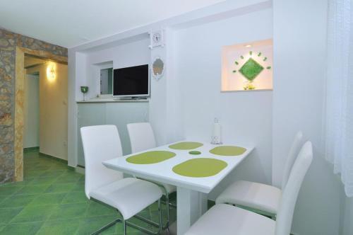 Apartment Slatine 12491b