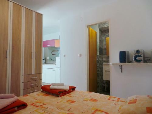 Jadranovo Apartment 1