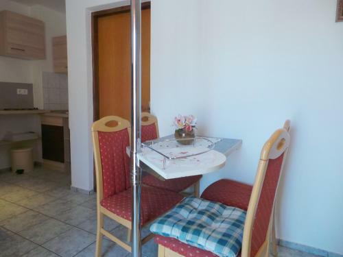 Jadranovo One-bedroom Apartment 1