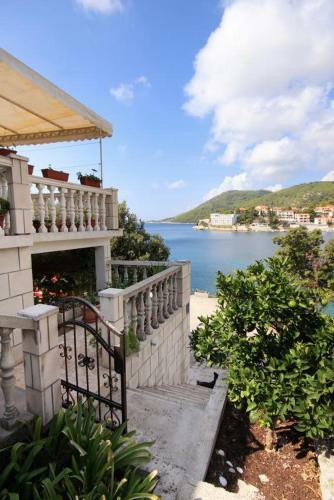 Apartments By The Sea Brna (korcula) - 9293