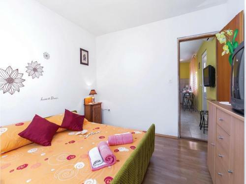 One-bedroom Apartment In Smrika