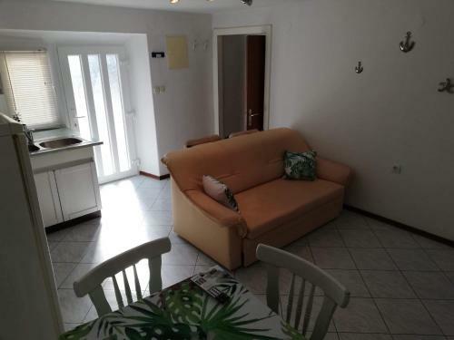 Apartment In Smrika 14264