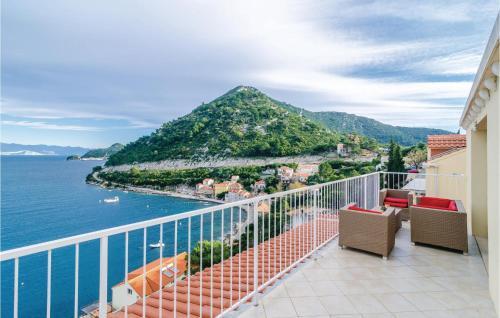 Three-bedroom Apartment In Sobra