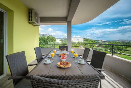 New Luxury Apartment