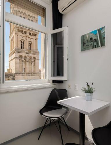 Apartamentos Plr-peristyle Luxury Rooms