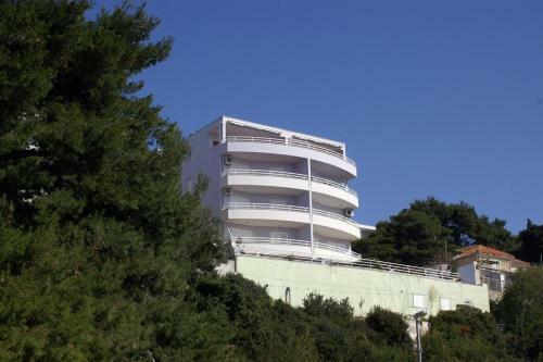 Apartments By The Sea Split - 2983