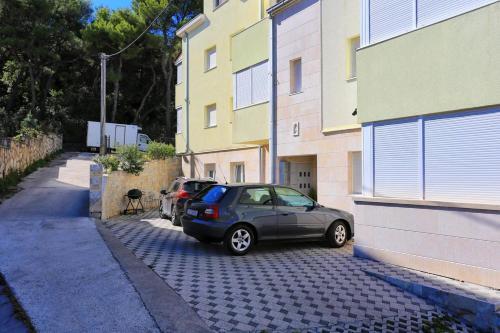 Apartment Split 11623a