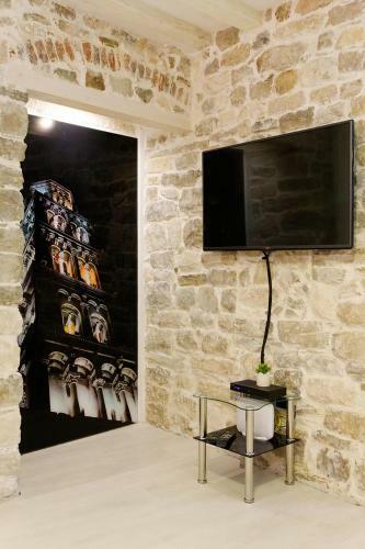 Apartment Stone