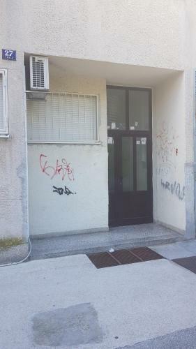 Apartment Bal