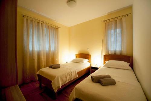 Apartment Split 11623b