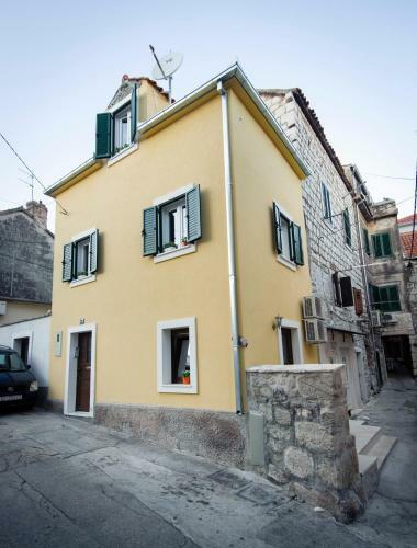 Hostal La Perla Luxury Apartments
