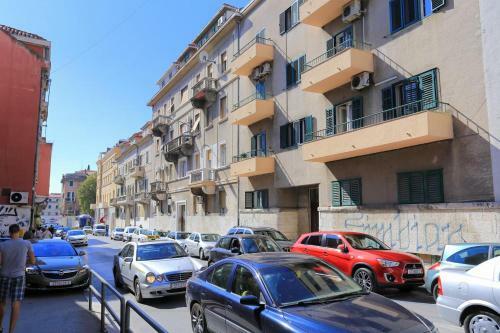 Apartments With Wifi Split - 11654