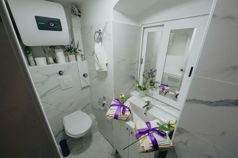 Hostal Apartment And Room Old Town