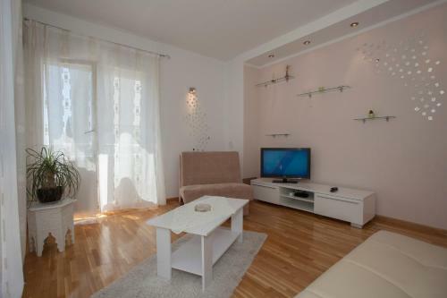 Silver Bay Apartment