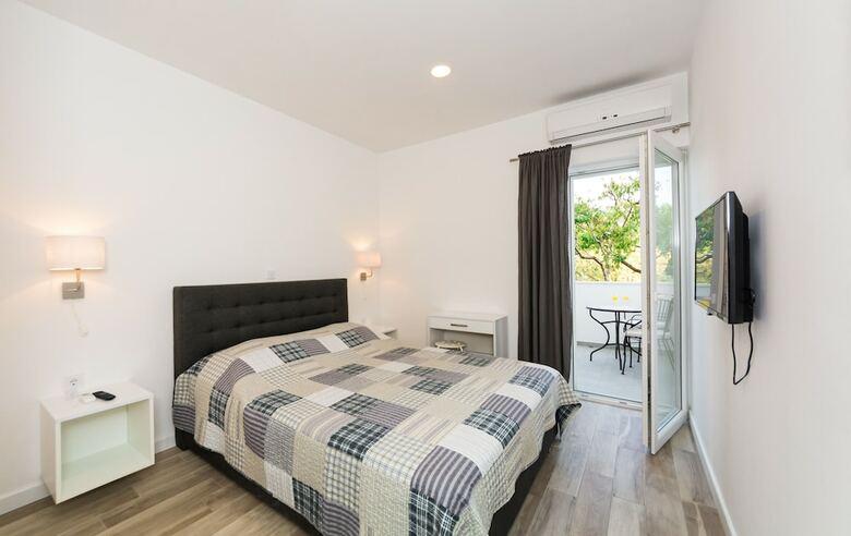Hostal Rooms & Apartments Bruno