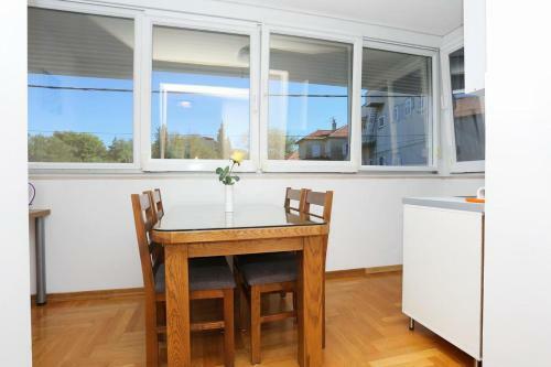 Apartment Split 11623d