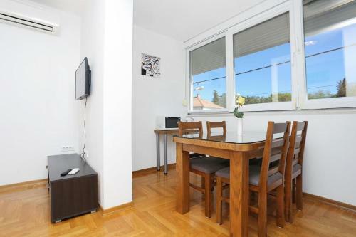 Apartment Split 11623d