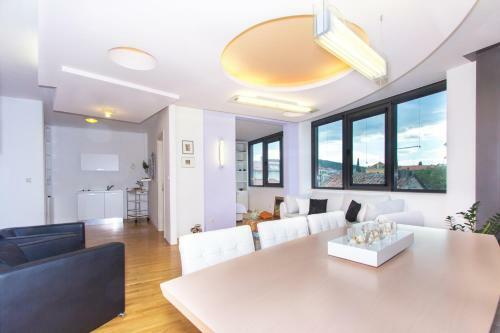 Apartment Infinity