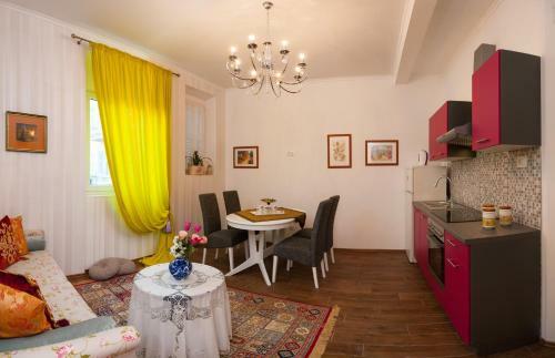 Apartments Tonis