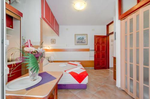 Split Pearl Apartment