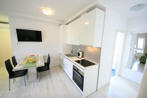 Gold Town Split Apartments