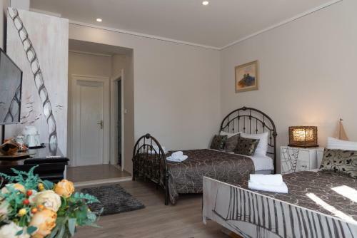 Hostal Palace Queen Mary Luxury Rooms